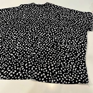 JODIFL Oversized Airflow V Neck Top Large